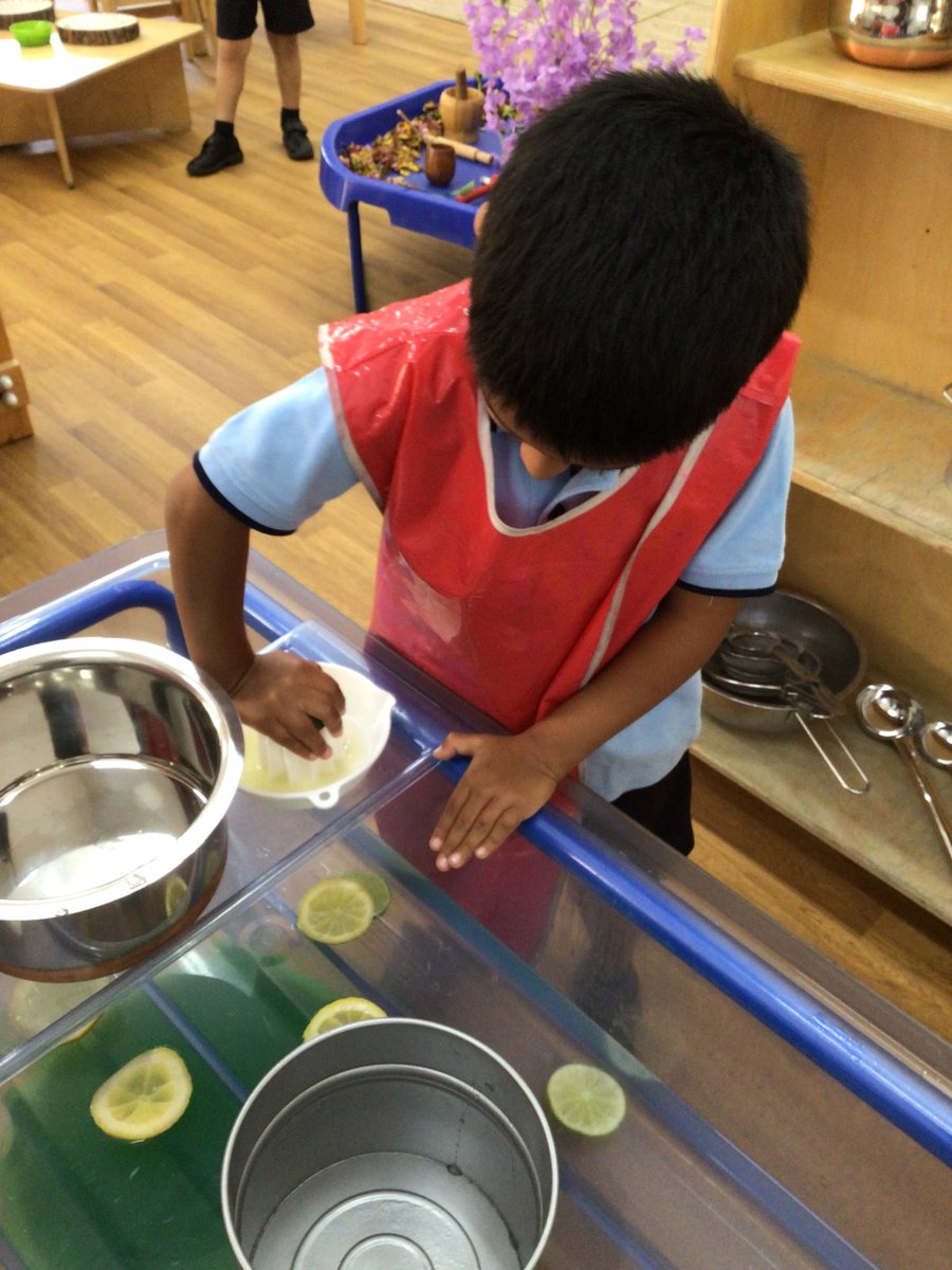 JESSjumeirahFS1's tweet photo. Real Life Learning through play by making lemonade. This also helps to develop our fine motor control. #JESSJumLearning #EYFS #learningthroughplay https://t.co/5bYTclbWhd