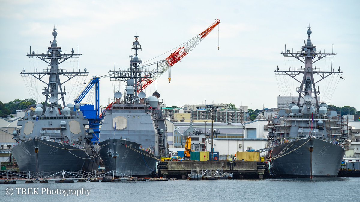 Destroyers

#YOKOSUKA軍港めぐり 
#CG62
#AegisFregate 
#横須賀市
#汐入駅
#USN
#USNavy
#7thFleet 
#FleetActivitiesYokosuka 
#YokosukaNavalBase 
#PENTAX