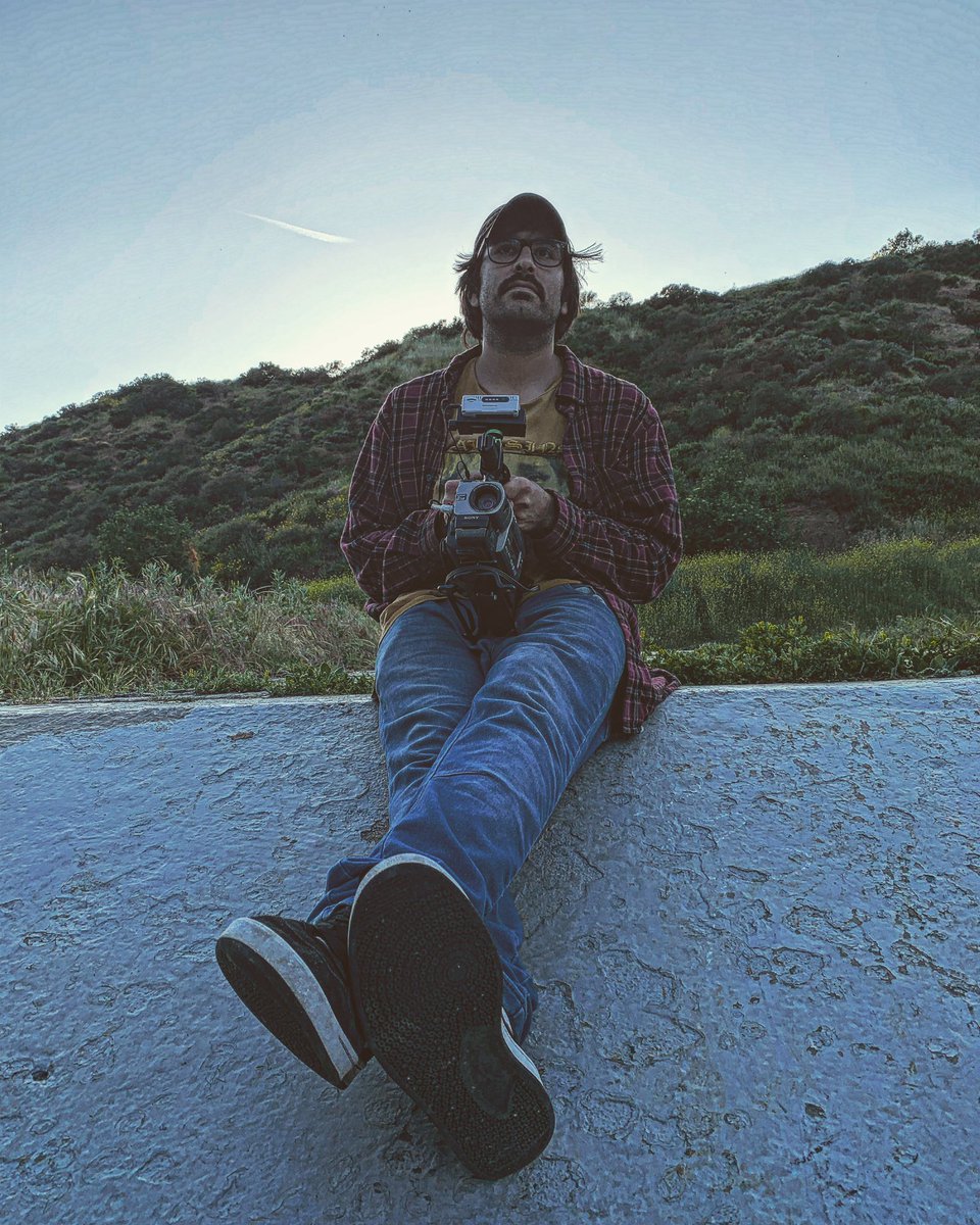 psychedelicseo's tweet photo. Shooting some hi8 📼📹 B-roll at Bronson Canyon.  #hi8 #camcorder #bransoncanyon https://t.co/Hs4XJfqVJI