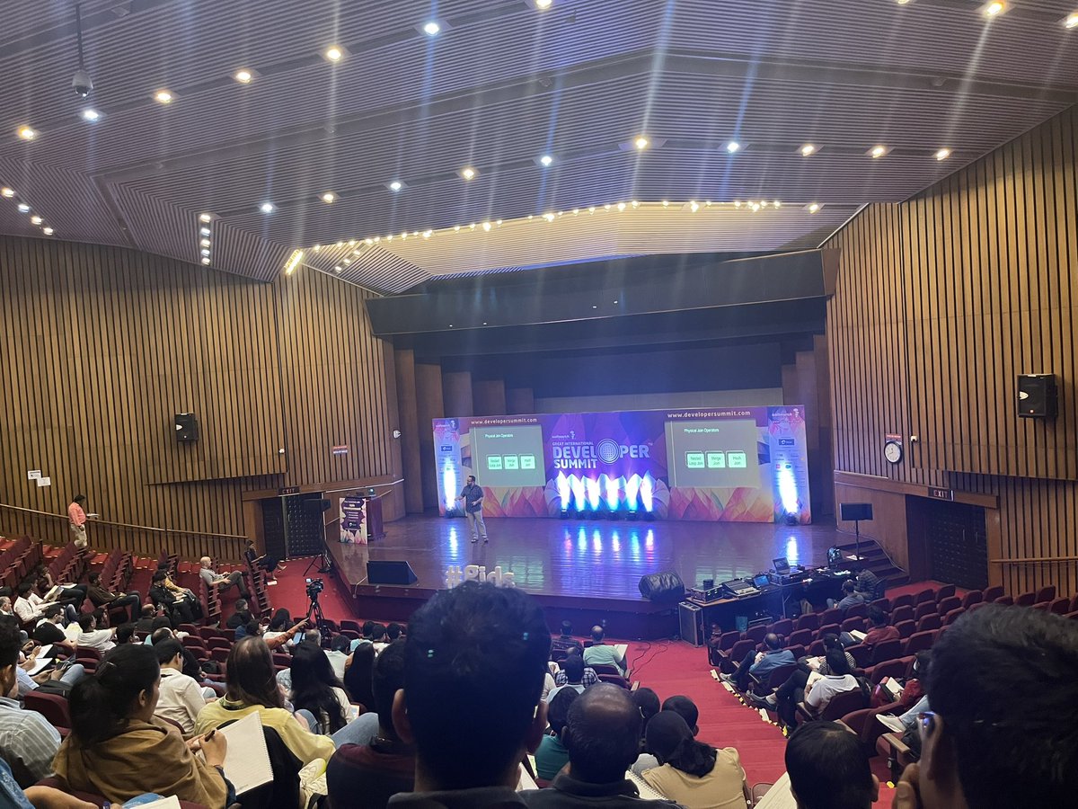 sargam9173's tweet photo. At the #GIDS 2023! #gidsconference @saltmarchmedia #greatinternationaldevelopersummit #gids2023 #bangalore https://t.co/OEdBBxYBJ9