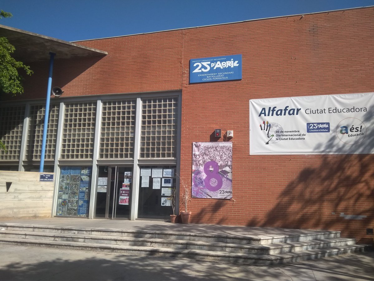25_ies's tweet photo. Hui el día de la batalla de Almansa, fem la jornada de portes obertes al @25_ies #Alfafar a partir de les 11:30h. Estén convidats https://t.co/gKREHtdPd0