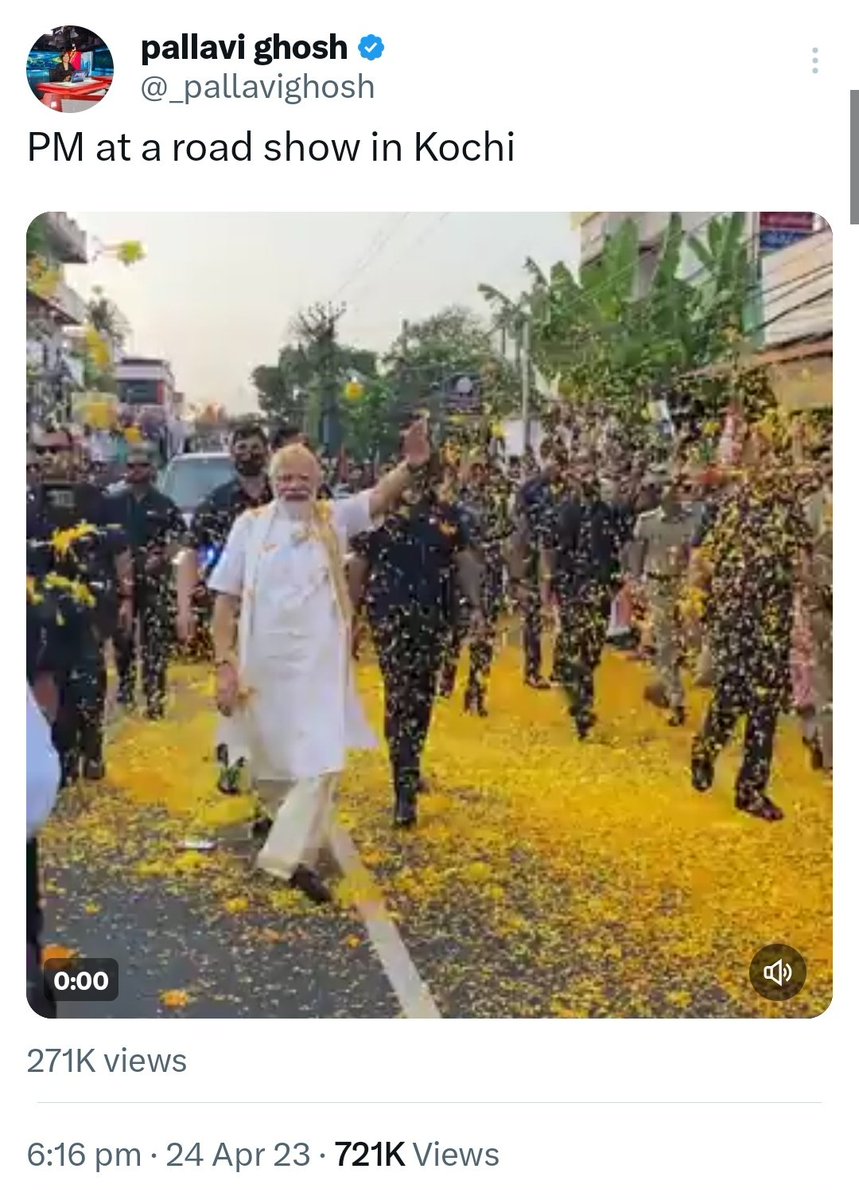 PunsterX's tweet photo. Modi                                   Sunny Leone
in Kochi                                  in Kochi https://t.co/aiqlcFii0Q
