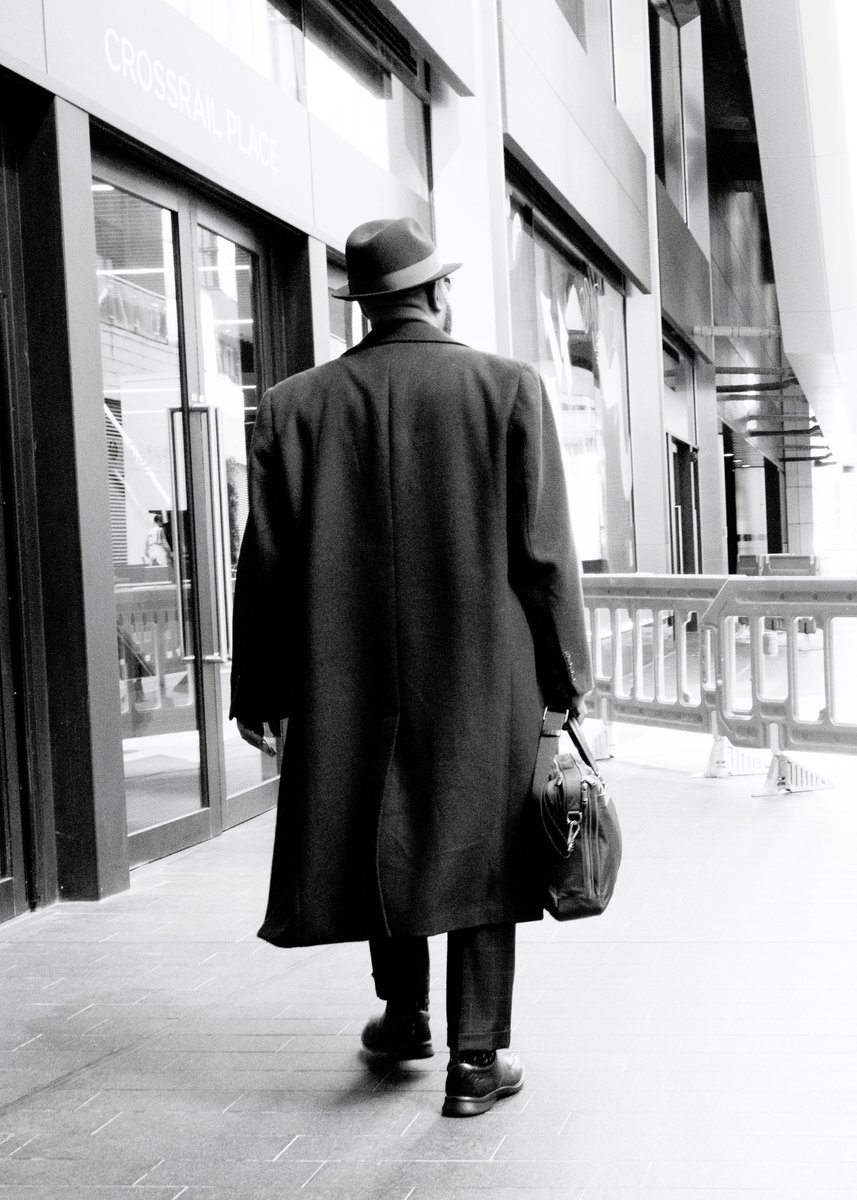 London May 2022 - a great day walking the streets of the capital #London 
#urbanromatix
#streetsnappers
#urban_addicts
#streetleaks
#rawurbanshots
#rawstreetphotography