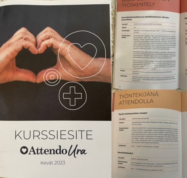 holkkari1's tweet photo. Julkaistiin @AttendoSuomi paperinen kurssiesite. Ihan kuin Työväenopiston kurssiesite 🙂. Henkilökuntaamme kouluttamalla ja valmentamalla täytämmme lupauksemme asukkaidemme hyvästä hoivasta, työntekijöille puolestaan tarjoamme merkitykselleen työn, jossa saa kasvaa ja kehittyä. https://t.co/E05zeuovtN
