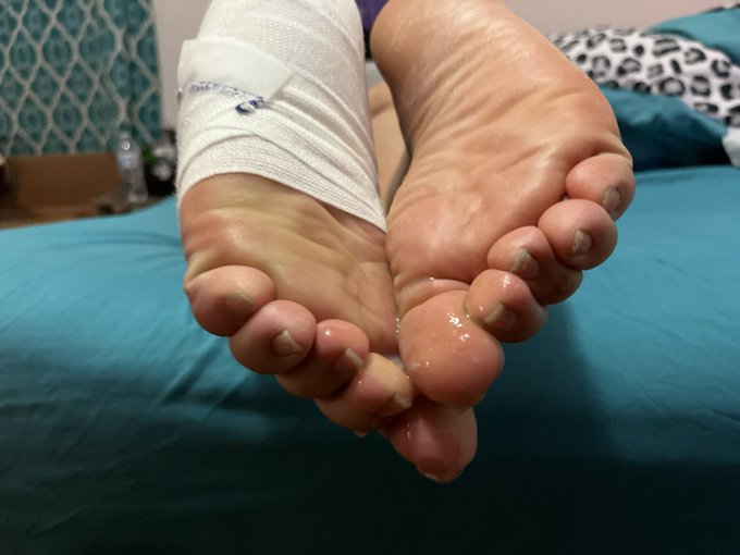 She told me to come over and massage her feet.  I left a nice load on them @0h10f00tg0dd3ss  #footjob<a href="/tag/footfetish"class="tags"><span>#footfetish</span></a><a href="/tag/footjob"class="tags"><span>#footjob</span></a><a href="/tag/sexyfeet"class="tags"><span>#sexyfeet</span></a><a href="/tag/toejob"class="tags"><span>#toejob</span></a><a href="/tag/cummyfeet"class="tags"><span>#cummyfeet</span></a>