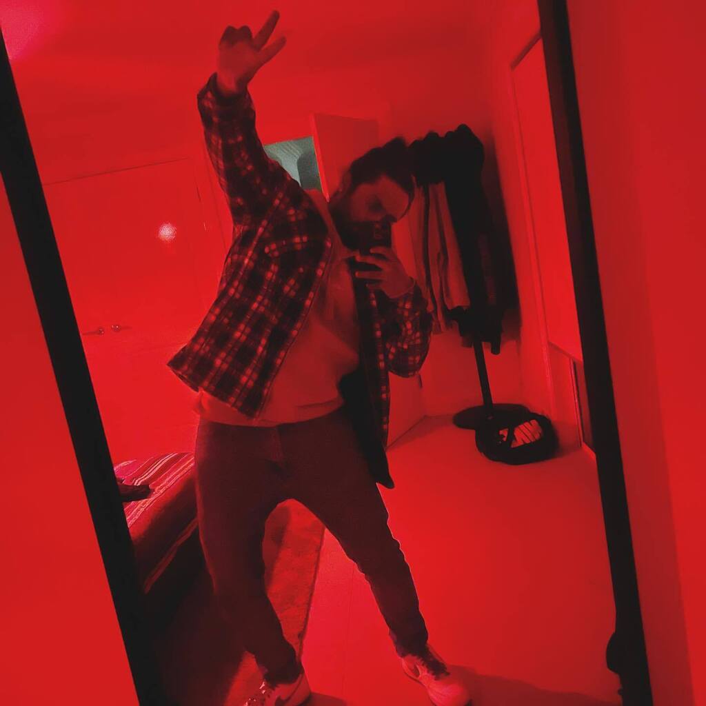 kayarthe28th's tweet photo. thanks for all the lowe on PATP so far! for my fans that might not be exposed to tamil music, the song i sampled is called ‘oh sona’ (swipe to hear it).

BUT that’s only half the package though, the visuals continue in 2 days❗️

AMTA ACT II: PARTY AWAY T… https://t.co/ver0KvWhFw https://t.co/OmVf837Inh