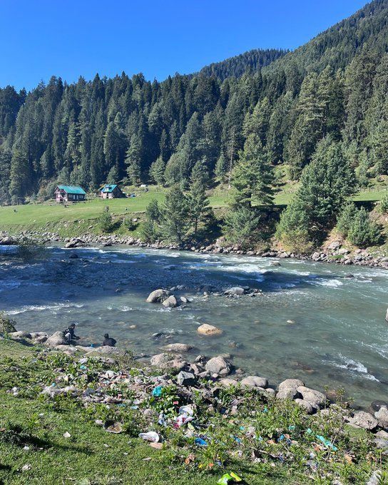 Snowjoy_Kashmir's tweet photo. The beautiful scenic view of Phalgam, Jammu &amp;Kashmir.
#kashmir #JammuKashmir #NaturePhotograhpy https://t.co/8fJuuisT7o