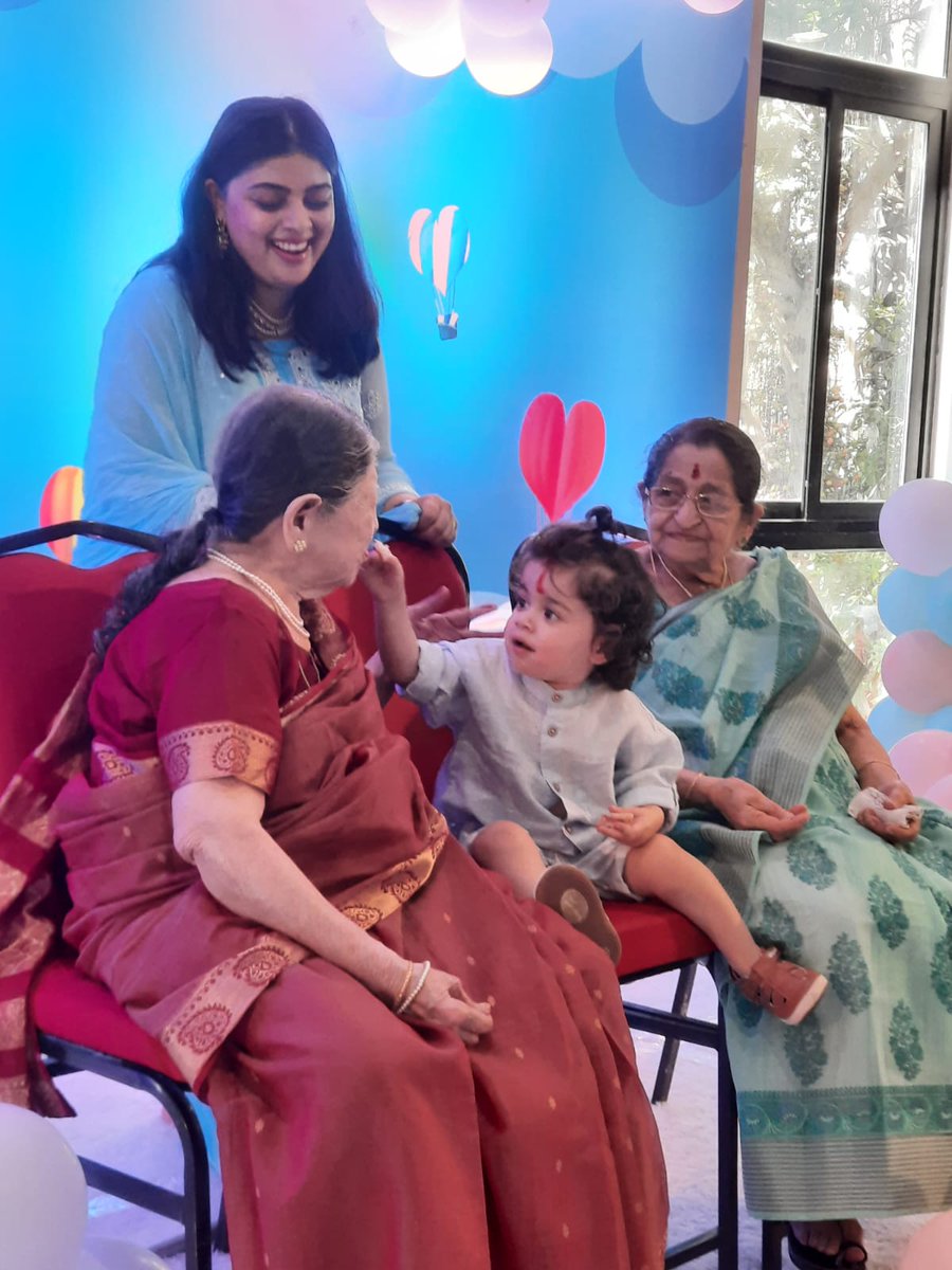 banqutehall's tweet photo. 🎉Welcome party🎉 At VrindavanBanquet hall💫

#party #welcome #pune #clebrations🎊 #vrindavanbanquethall https://t.co/373dAteBnG
