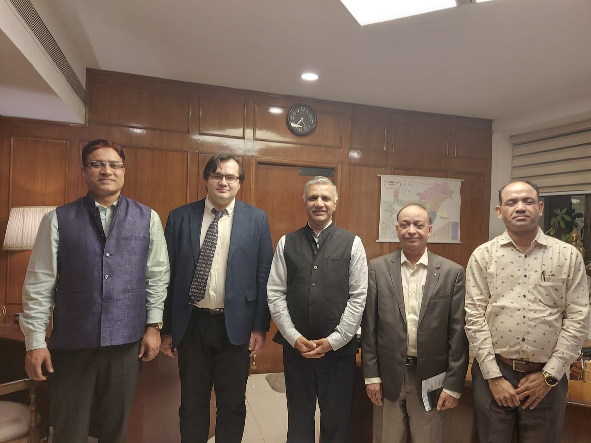 ICWA_NewDelhi's tweet photo. On 24April'23, Dr Dmitrii P. Novikov from #Russia, Resident Scholar in #India for ICWA's #SCO Resident Researchers Program for April'23, visited @RIS_NewDelhi & attended an interactive session chaired by Dr @Sachin_Chat, DG, #RIS. SK Mohanty, Prof, RIS; Dr @pdash76, Associate Prof, RIS & @AtharZafar1, SRF, ICWA were also present.
#IndiainSCO