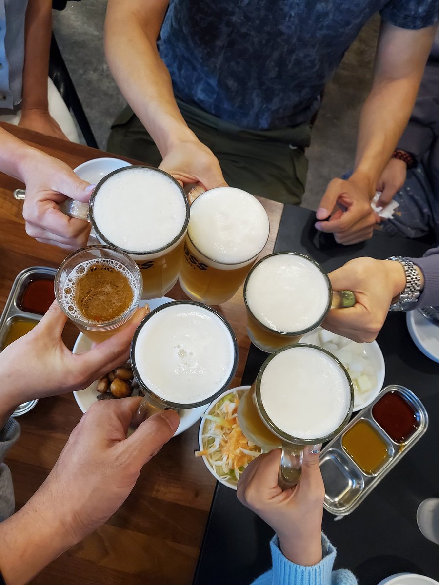 힘든 월요일을 보내고
저녁 치맥으로 스트레스
날렸네요^^