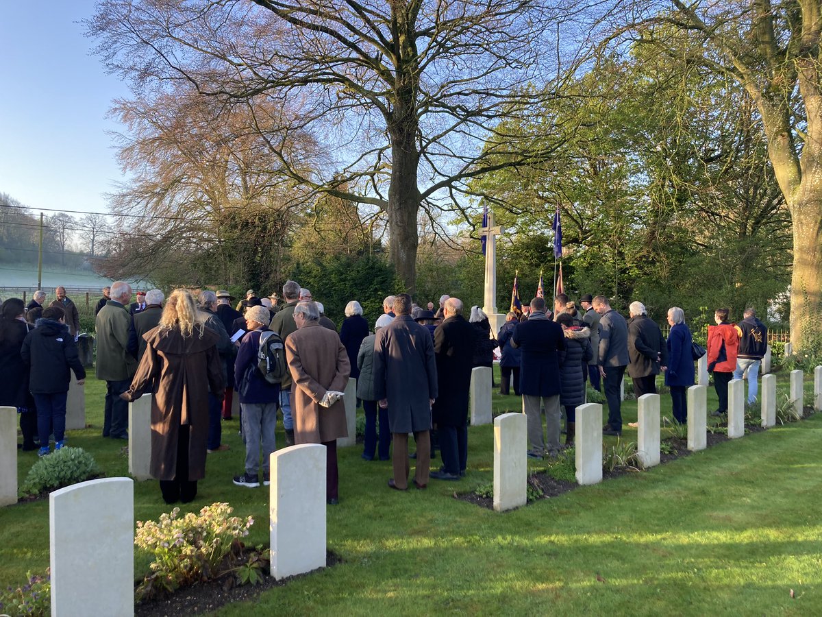 WW1_Education's tweet photo. Very moving #AnzacDay2023 Dawn Service at Codford in Wiltshire https://t.co/7RZ40Pkt3Z