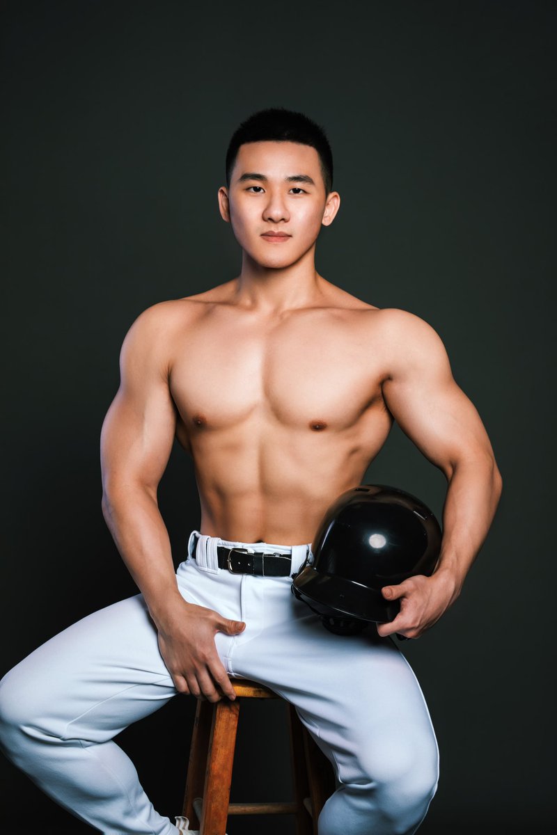 gzhs6888's tweet photo. 重庆青慕SPA上新肌肉男，五一假期来重庆游玩需要男技师上门做spa的请添加客服微信 chuanji02 备注推特，期待各位光临 #重庆技师 #男技师 #上门服务 #帅哥资源 #按摩会所 #彩虹会所 #同志会所 #spa #按摩 #massage #专业手法 #按摩师 #重庆鸭子 #重庆浴室 #帅哥资源 #男模经纪 #大鸡吧 #肌肉猛男 #肌肉 https://t.co/cPTWLt2NtA