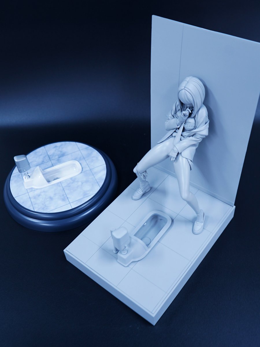magicbullet_s's tweet photo. やっぱりデカいかな…。
「個室」のサイズとしては適切なので壁面を工作すれば良いジオラマベースになるんですけどね。
私としては工作の余地のある仕様は好きなんですけど「台座がデカい💢」とよく怒られるので悩みどころ。
ちょっと仕様の見直しが���要かもしれません。 https://t.co/RVgSAbDebw