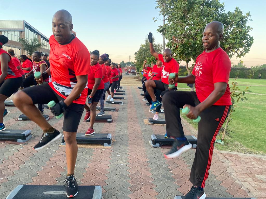 CelofitnessZ's tweet photo. The Tuesday Breakfast Super Step Session

Remember a Step Aerobic session improves overall fitness by building strength , reducing fat, and boosting your cardiovascular health. Join Celofitness today. 
@FitnessBaeZim
@OldMutualZW
#BreakfastSuperStep
#2023BodyGoals
#JoinCFToday https://t.co/jlF3r66iFK