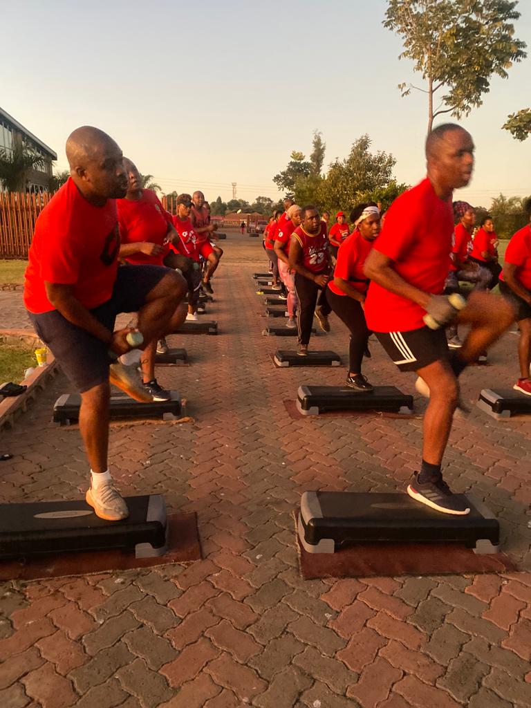 CelofitnessZ's tweet photo. The Tuesday Breakfast Super Step Session

Remember a Step Aerobic session improves overall fitness by building strength , reducing fat, and boosting your cardiovascular health. Join Celofitness today. 
@FitnessBaeZim
@OldMutualZW
#BreakfastSuperStep
#2023BodyGoals
#JoinCFToday https://t.co/jlF3r66iFK