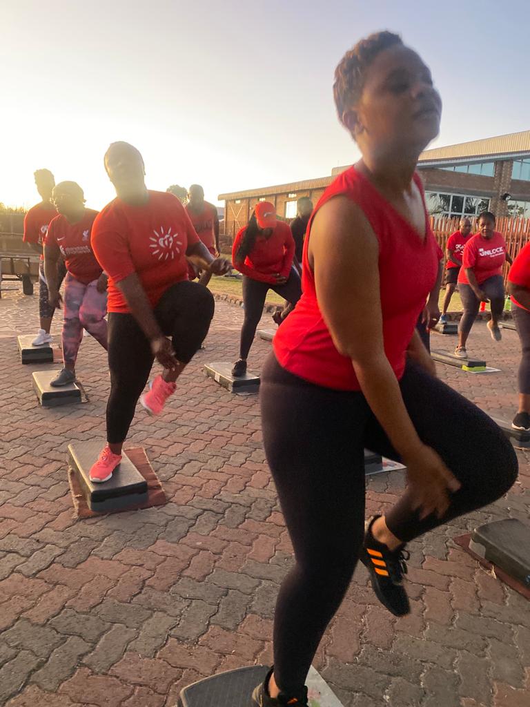 CelofitnessZ's tweet photo. The Tuesday Breakfast Super Step Session

Remember a Step Aerobic session improves overall fitness by building strength , reducing fat, and boosting your cardiovascular health. Join Celofitness today. 
@FitnessBaeZim
@OldMutualZW
#BreakfastSuperStep
#2023BodyGoals
#JoinCFToday https://t.co/jlF3r66iFK