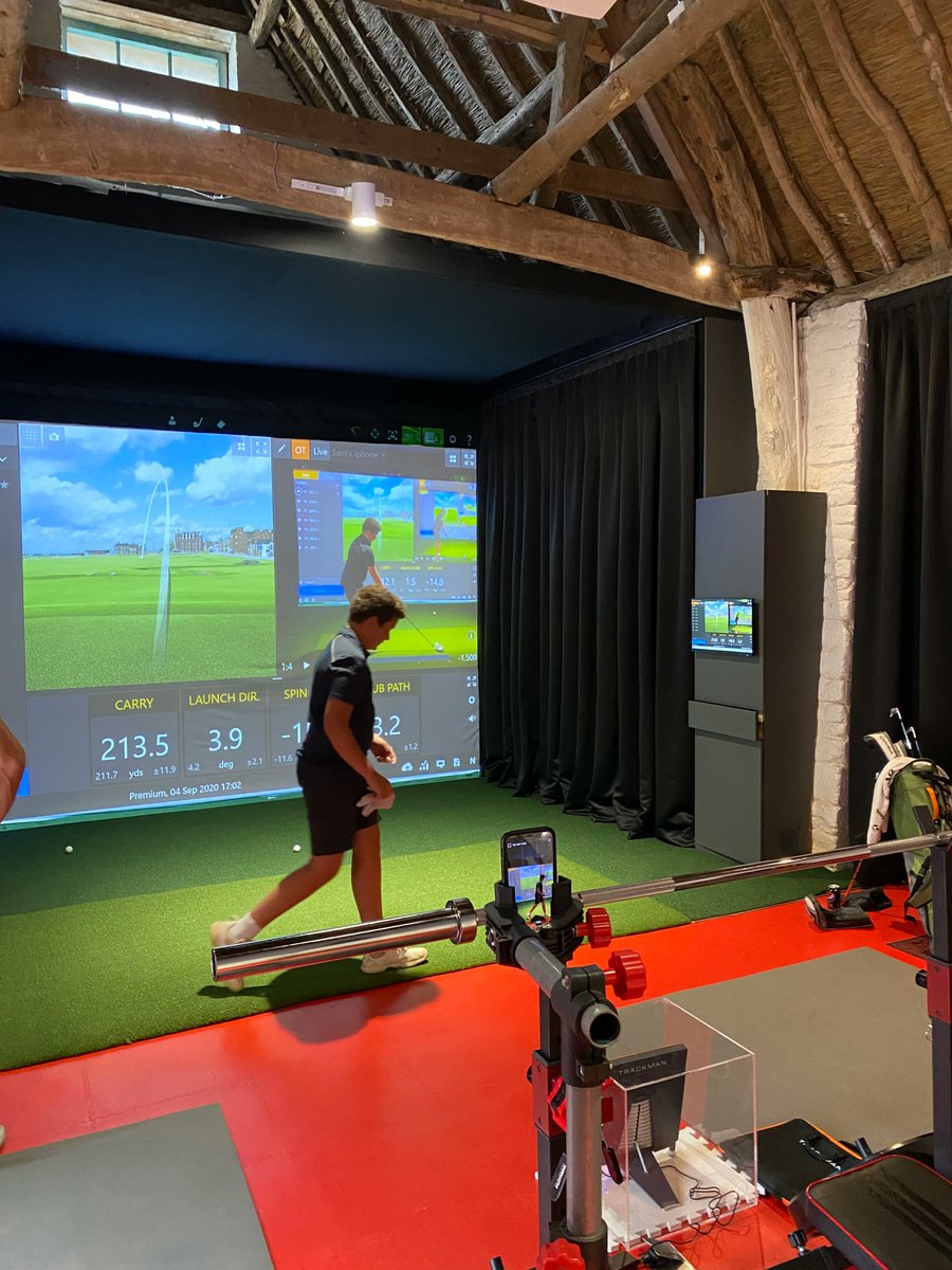 GolfinSimulator's tweet photo. What numbers would you like to improve on??
#longdrive #carry #offthetee #driver #wedge #golfswing #trackman #golfsimulator https://t.co/hZDm8R9MCl