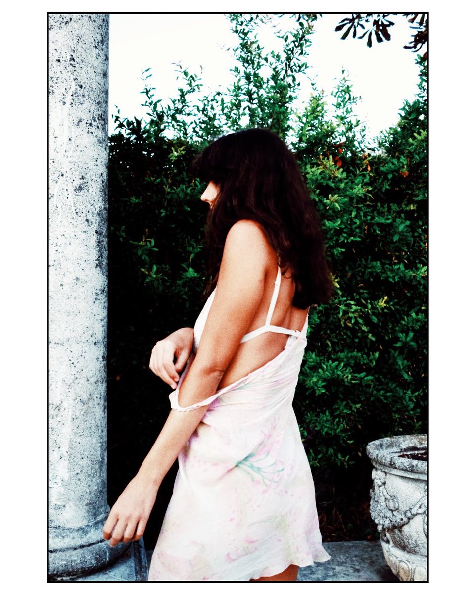 yeuxx2002's tweet photo. FRAGILE 
Ludovica • Agosto, 2022. https://t.co/XPweyXJM0a