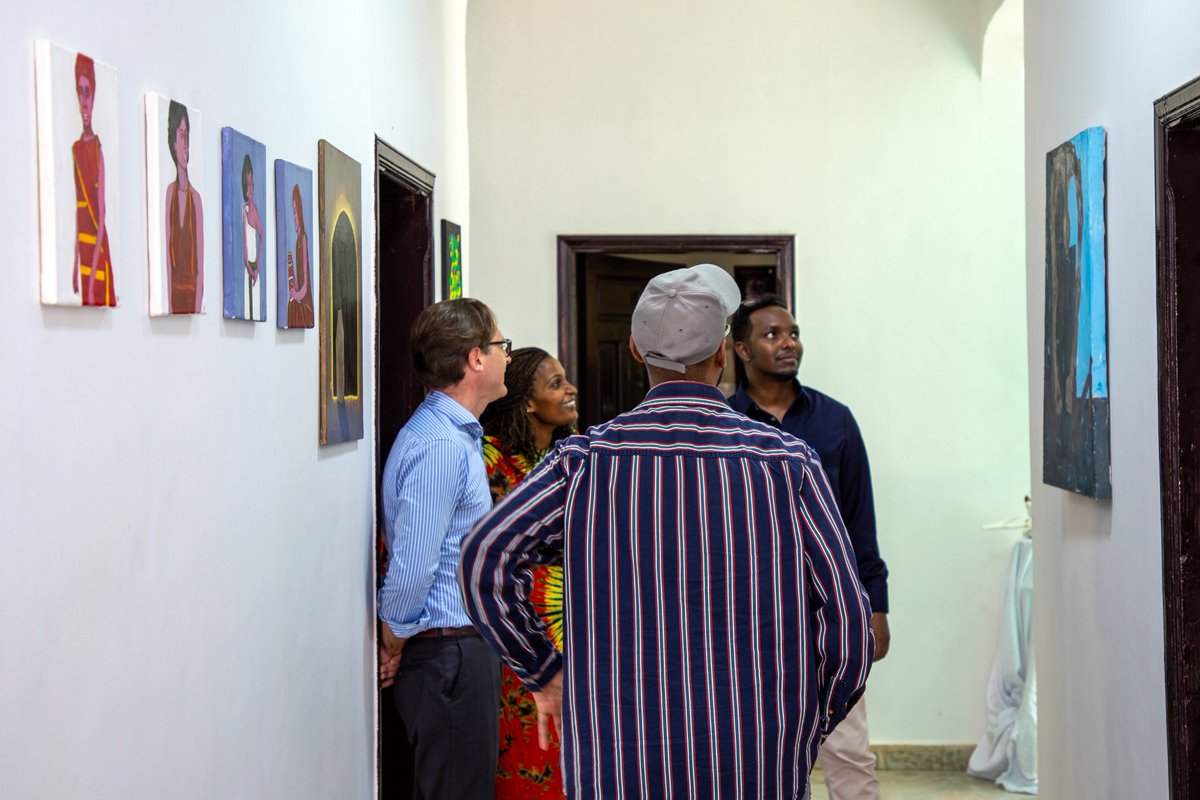 fankeenna's tweet photo. We Thank the EU delegation visiting our space, discussing the importance of arts in peace, community development, and youth opportunities. Fankeenna, dedicated to community impact, values the EU's support for the often undervalued creative sector. #fankeenna #eeas #supportthearts https://t.co/Mau0sulOoI