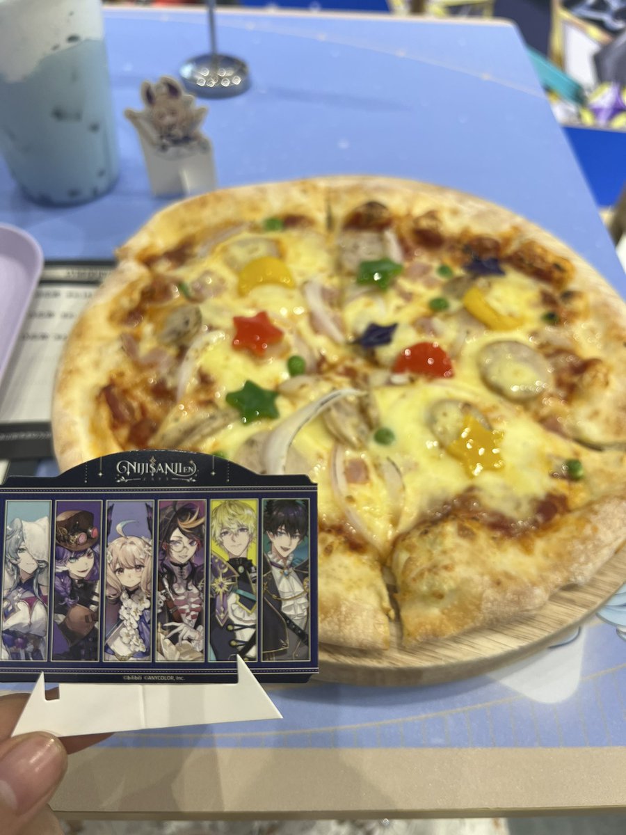 Losing_my_wings's tweet photo. 上海潮玩店打卡✓ https://t.co/nAiuXzJtuA