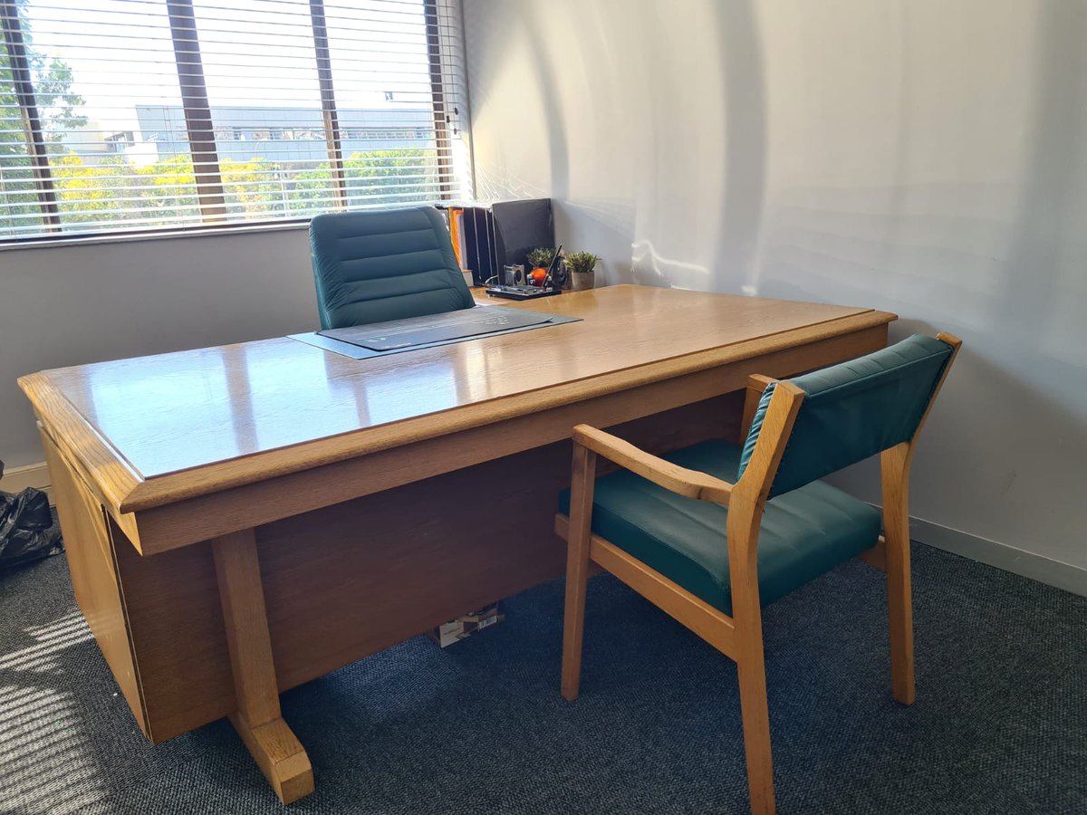 Nazy067's tweet photo. MEDICAL PRACTICE MOVING - OFFICE FURNITURE FOR SALE
R4500 (Desk, side unit, 2 Chairs)
Excellent condition.

NOTE: Delivery not included. Can be collected in Parktown, near Park Lane Clinic.

DM for more info. https://t.co/ZnCdtKWzTj