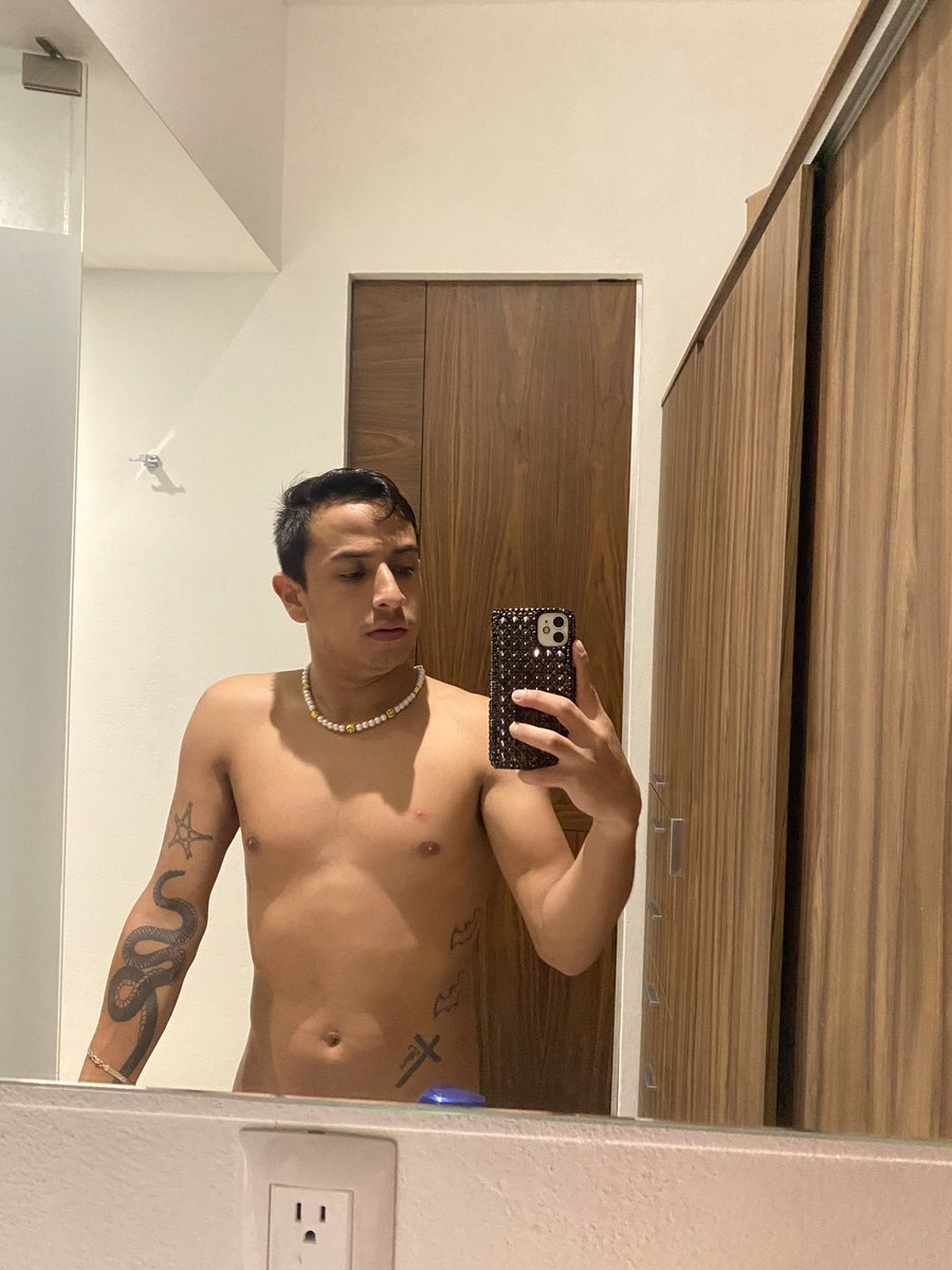 Daniel49347161's tweet photo. Chicos tengo promoción en masaje tantrico 🔥y en facial de Microdermoabracion 💫 #masajescdmx  #Masajesgay #hombreahombre. #caliente https://t.co/MJ9lKPOxnK