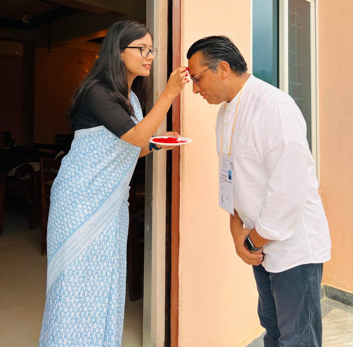 SingerPoudel's tweet photo. बधाइ अनि शुभकामना डक्टर स्वर्णिम वाग्ले जी अब अफ्नो अनुभब देश निर्माणमा लगाउनुहोला हरेक नेपालि युबा अनि नेपालि मनको आशको केन्द्र हो हजुर #nepalelection https://t.co/in9i2pNhCE