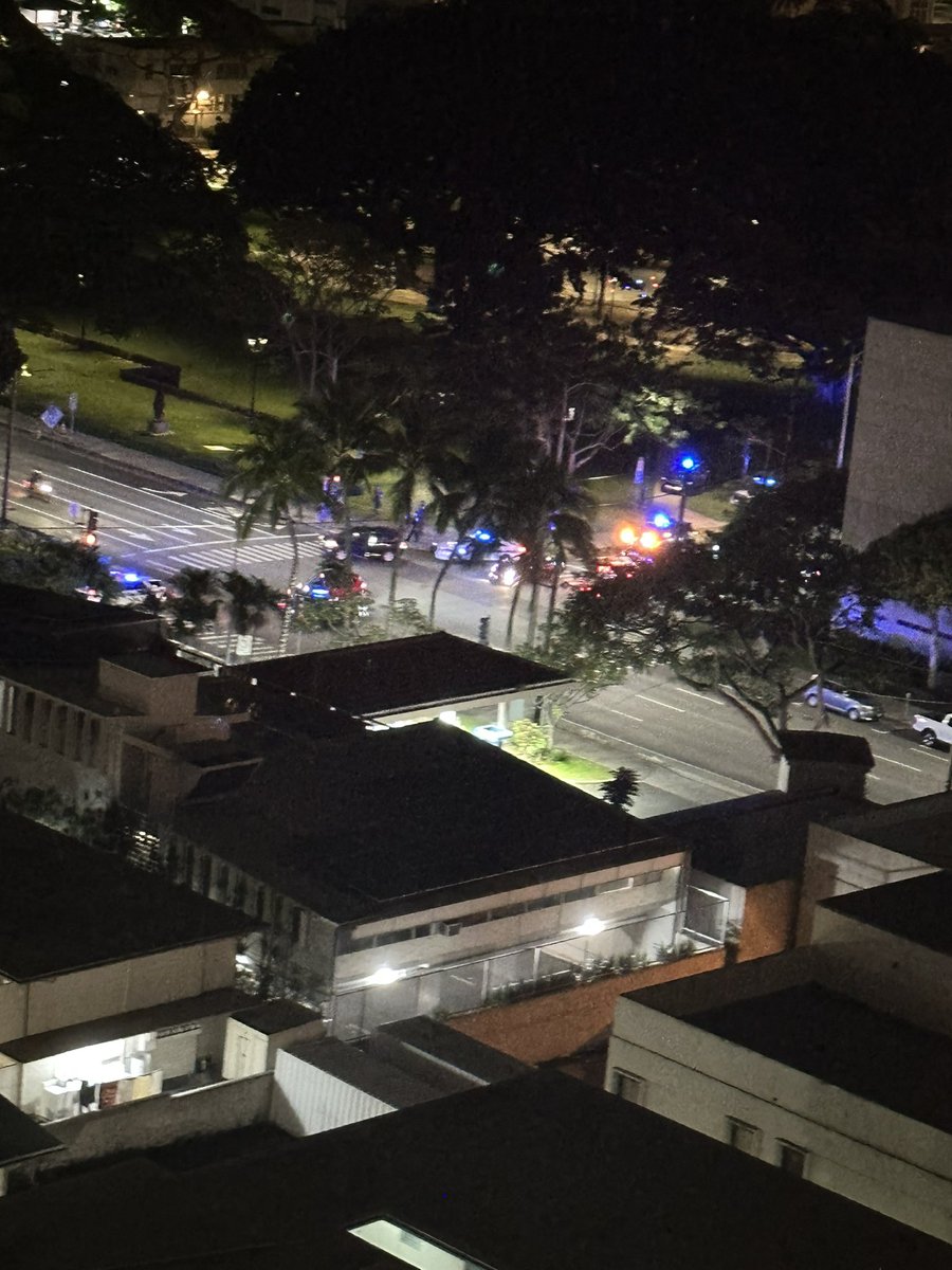 HawaiiDawg's tweet photo. What’s happening at #thomassquare ? #hitraffic https://t.co/Erqi94YxQ9