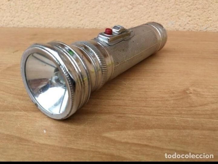 OscarFigure's tweet photo. What was the function of the red button? https://t.co/sxX9lTgr1Y