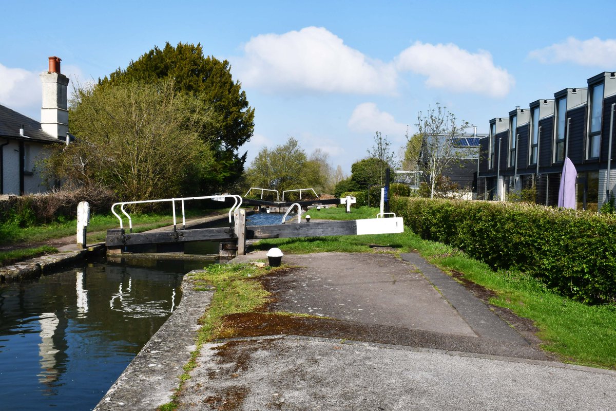 retired_tom's tweet photo. My photos from last week #April 2023
#CanalRiverTrust #GrandUnionCanal #MarsworthJunction #AylesburyArm #Bridge #Lock #StaircaseLock #Narrowboat
#Canals & #Waterways can provide #Peace & #calm for your own #Wellbeing #Lifesbetterbywater https://t.co/Zm1bO5B5Re