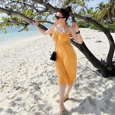 SaraKanwal_69's tweet photo. Living in the sea,mind at ease.
#NewProfilePic #Maldives #sea #sand #beachvibes #beachday #beachlife #Like #comment #RETWEEET #ily #doctor #SaraKanwal https://t.co/oxg30oOW0u