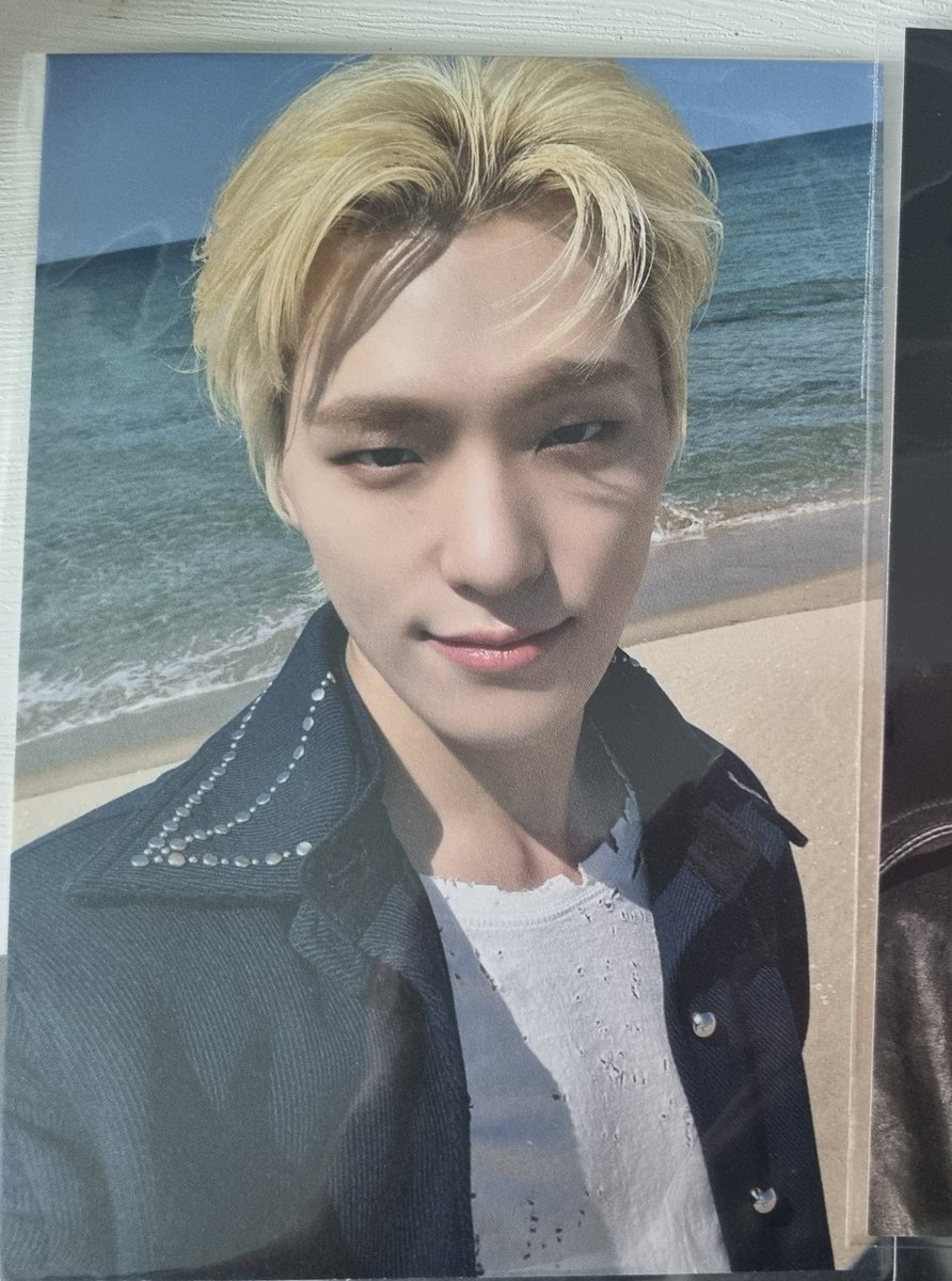 biLeeSeungjun's tweet photo. HOYYY BAKA NAMAN MAY MAGBENTA SA INYO JAN SA PINAS NG GANTOOOO SABIHAN NYO KOO https://t.co/o5y4JqinOx