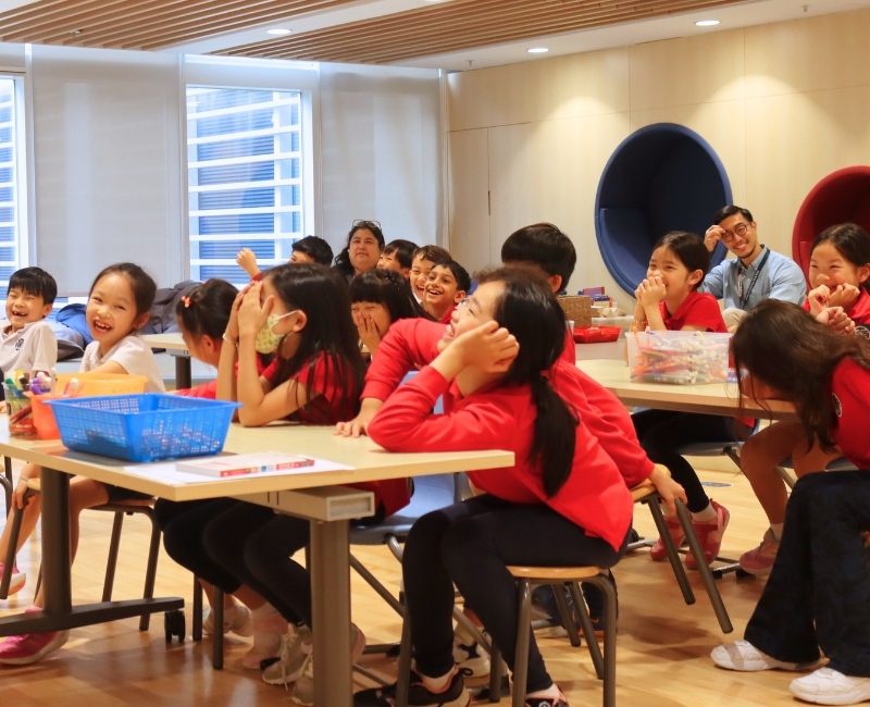 Hong Kong International School tweet media