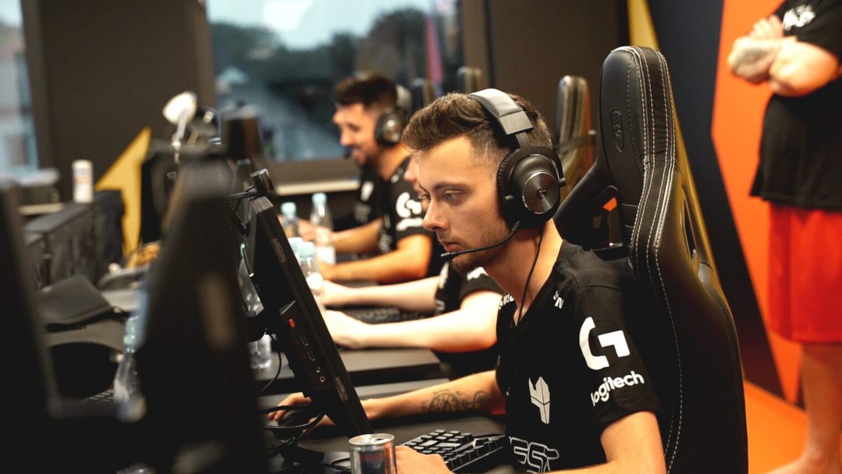 Esportdirectory's tweet photo. Esports players have become some of the most well-paid athletes in the world, with top players earning millions of dollars each year. But how do esports players make money, and how much do they actually earn? #Dota2 #eSports #LeagueofLegends #N0tail
https://t.co/jJD2n4sY5n https://t.co/1HzPwSRsAx