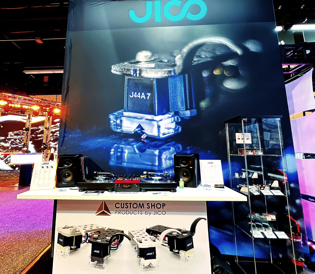 JICO_INT's tweet photo. NAMM SHOW 2023 REPORT ①
Showcased the J44A7, J44D, and Impact models at the NAMM Show 2023 and received a positive response from attendees that used and tested the cartridges.
@mixware
#JICO #JICOCustomShop #NAMMShow #NAMMShow2023 #MIXWARE #DJCulture #Turntablism https://t.co/5kChU6eOsB