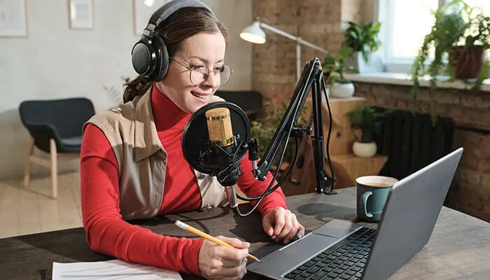 venkatakeerthi8's tweet photo. The Benefits of Creating an Internal Podcast for Your Company
#podcast #generalpublic #employees #newsletter #internalpodcast #audiorecording #teammember #audiopodcast #listener #internalteam @tycoonstory2020 @TycoonStoryCo @explodingtopics @podbean
https://t.co/DTVfp0MpJc https://t.co/58h4B575FK