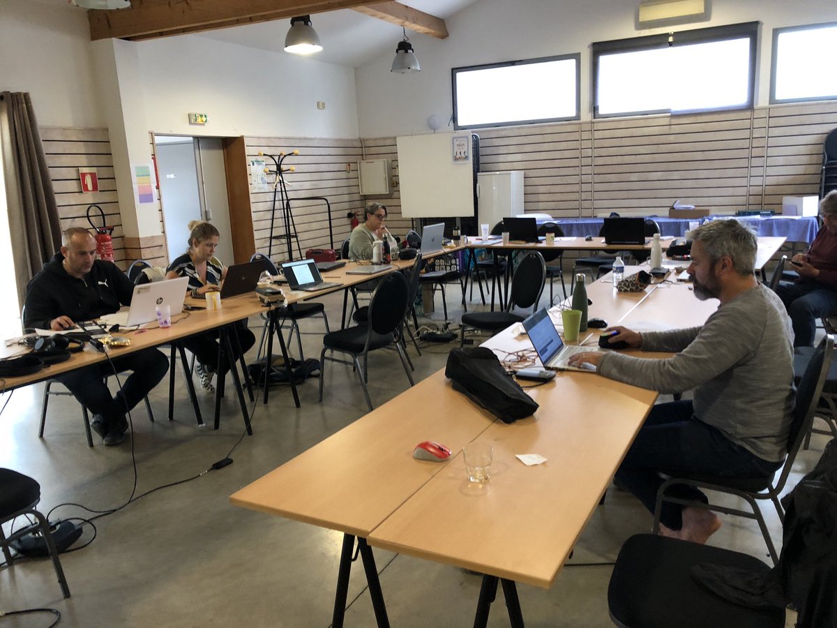 pidapi_asso's tweet photo. J4 #pidapiV8 dernier jour de travail collectif avant poursuite du chantier de ceintures de compétences chacun chez soi pour les finitions… À 11h au bilan, nous saurons si nous avons tenu les objectifs du stage ! #Lazaret #Sete https://t.co/q3BxDUMTBx