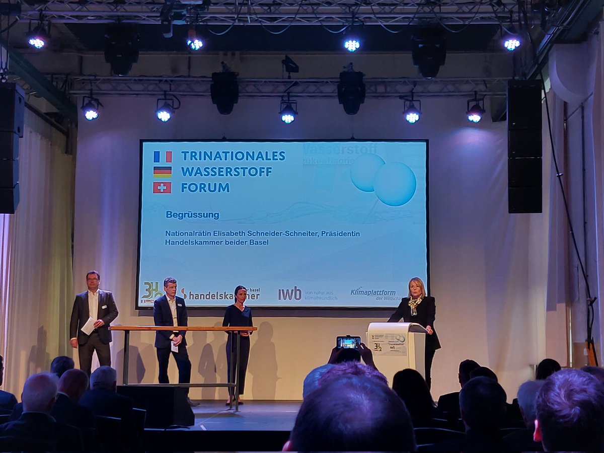 PhTschopp's tweet image. Heute als #AIHK-Vertreter am trinationalen #Wasserstoff-Forum der @_hkbb in Basel. Grüner Wasserstoff könnte nicht nur ein Puzzlestein zur Speicherung/Versorgungssicherheit im Strombereich darstellen, sondern auch zur #Dekarbonisierung bspw. der Aviatik beitragen.