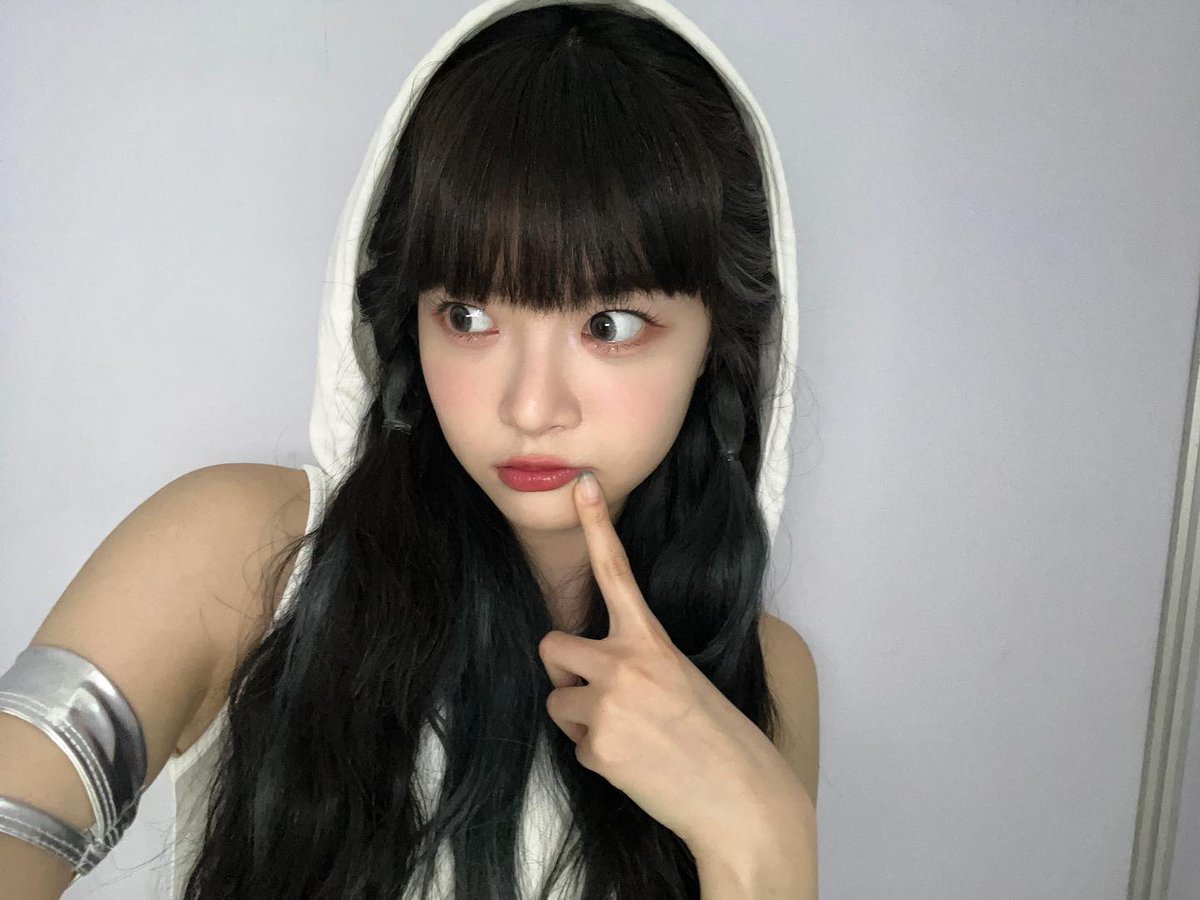 eunchwea's tweet photo. 🐩🤍 https://t.co/CeBjEH73lm