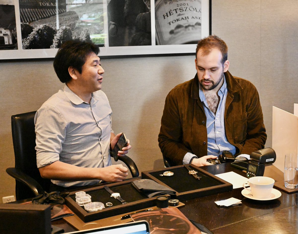 Masterkoyanagi's tweet photo. 独立時計師 関口陽介さんをHodinkee https://t.co/apb1bCpIlE.に取材頂きました。
エディショナル エディターのマーク・カウズラリッチさん、ありがとうございました

@juval_horlogerie
@watchshop_koyanagi 
@montre_sekiguchi_official 
@hodinkee
#independentwatchmaking #independentwatchmaker https://t.co/qyrlRwuqi1