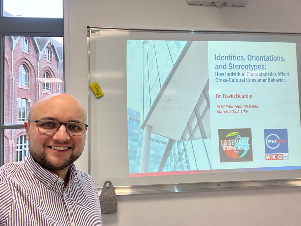 FHWienAT's tweet photo. Senior Researcher David Bourdin hat an der Université Catholique in Lille im Rahmen der International Week drei Gastvorträge über internationale #Markenpositionierung und #interkulturelles KonsumentInnenverhalten gehalten: 

👉 https://t.co/MuKeo9iGy6

#kommunikation #marketing https://t.co/tuB4DIaOsH
