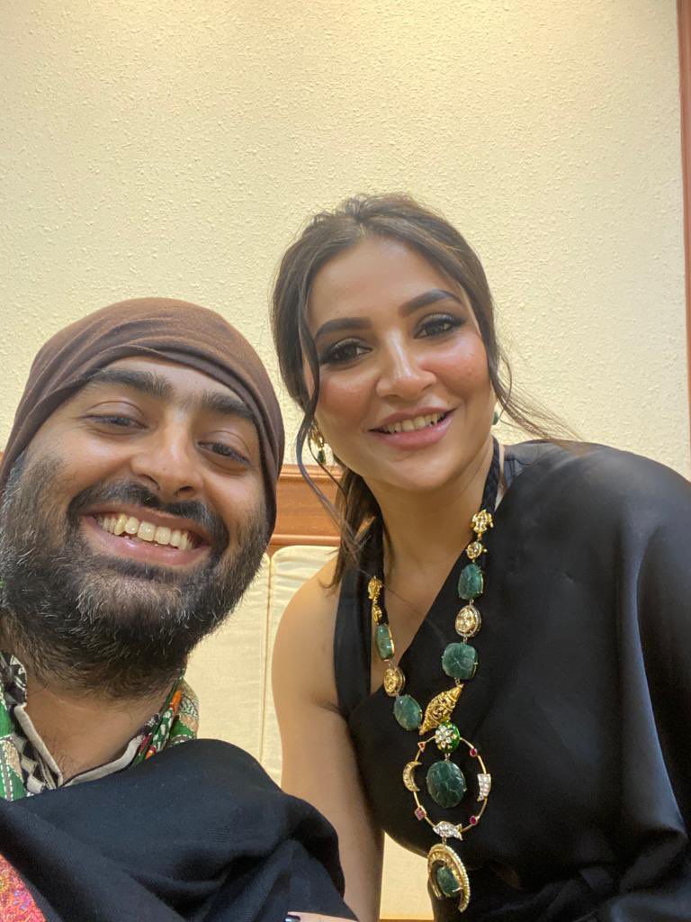 subhashreesotwe's tweet image. Happy birthday my favourite @Atmojoarjalojo