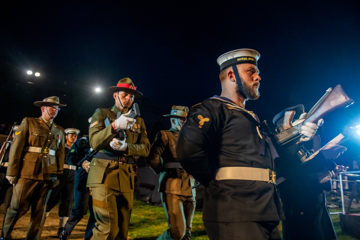 NZDefenceForce's tweet photo. As the haunting sounds of the digeridoo &amp; karanga echoed across the Anzac commemorative site, the dawn service commenced to the backdrop of the sun rising across the muted and solemn crowd. https://t.co/BItUtqPBme