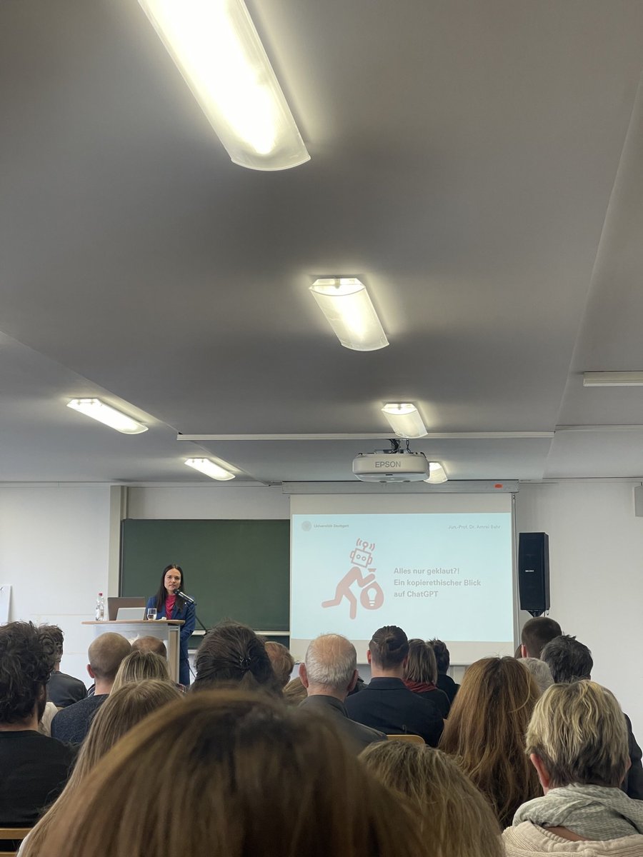 #phdprogress Dank dem @ZMI_JLU hat  <a href="/AmreiBahr/">Amrei Bahr ist längst woanders 🦋</a> uns in ihrem Vortrag einen kopierethischen Blick auf ChatGPT geliefert. Wichtig und spannend!