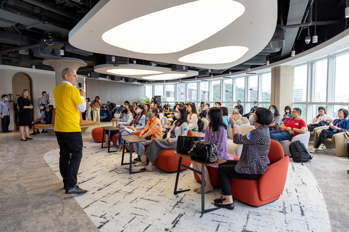 VSAHKG's tweet photo. We were thrilled to host visits from Victoria Park Academy and Victoria Kindergarten (Shenzhen) on 13 &amp; 21 April. It was our pleasure to show teachers and parents around our school and share our vision and philosophy on education with them!
#VSAHKG https://t.co/Ar6PhjGqT1