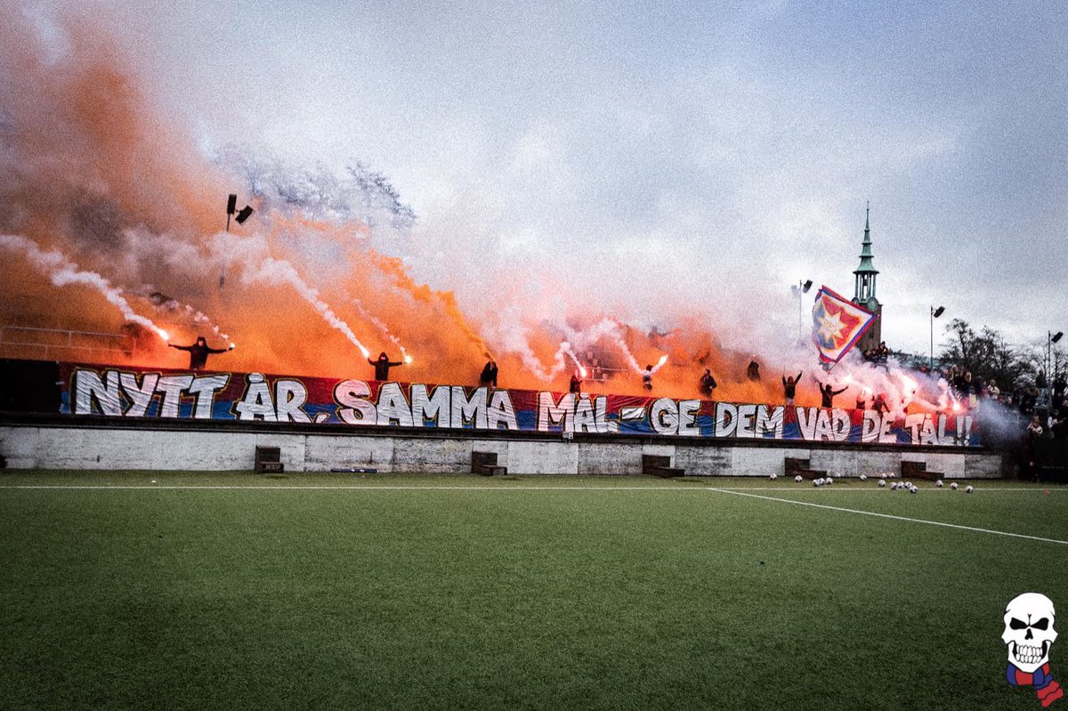 Stötta ÖIS Tifogrupp och bidra till en levande läktarkultur på Östra Stå! 

Swisha: 123 552 70 31

Inga pengar går till pyroteknik.