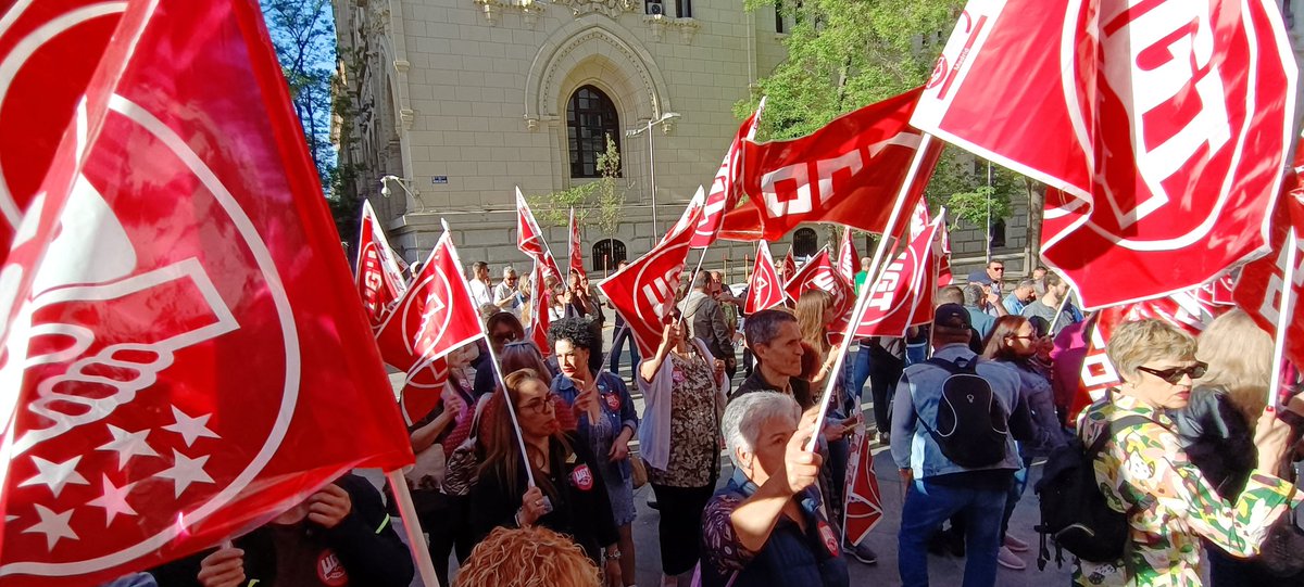 Jose98938808's tweet photo. La cultura de Madrid en lucha #culturamadridprotesta https://t.co/XiBsqqxKDu