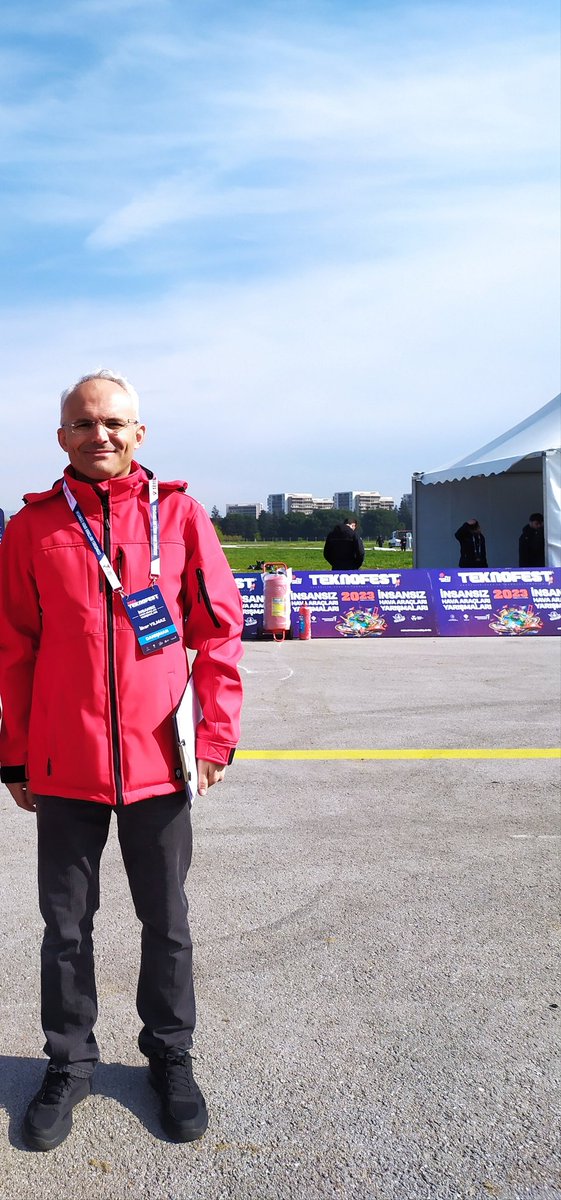 TÜBİTAK Uluslararası ve Liselerarası İnsansız Hava Araçları Yarışmasındayız. Katılan tüm takımlara başarılar dilerim.