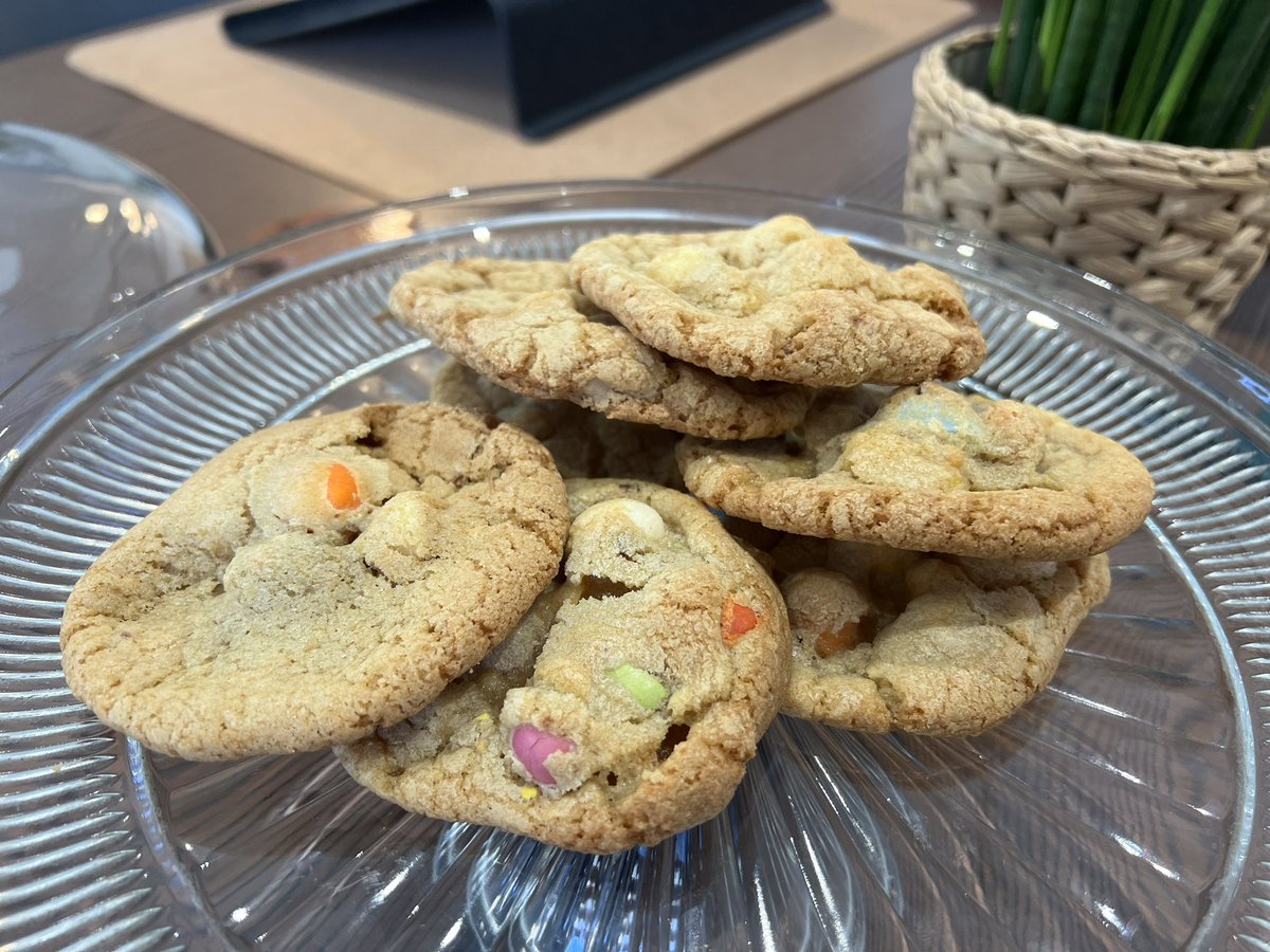 Easter may be over, but we stocked up on the mini eggs to keep these colourful cookies going a little longer! 🤤 #Coworking #HomemadeCookies