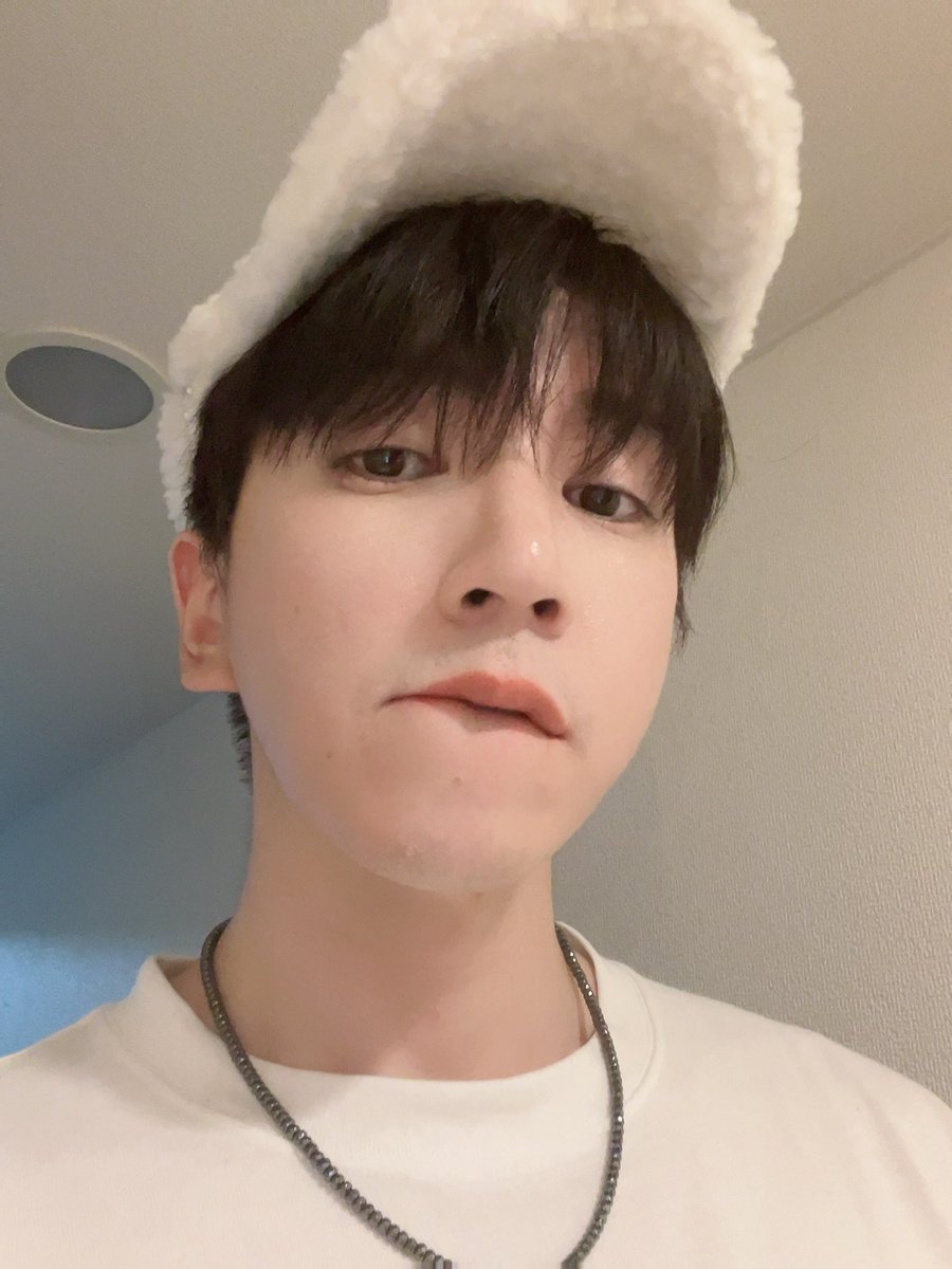 SongForestKMS's tweet photo. Oh !! 이제 곧 자야할 시간인데 텐션업 !!!!! https://t.co/rAsw8ZUsMN